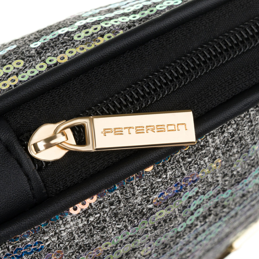 Schwarze Kulturtasche aus synthetischem Material, ein Hauptfach und mit Reißverschluss – Peterson – Bild 5