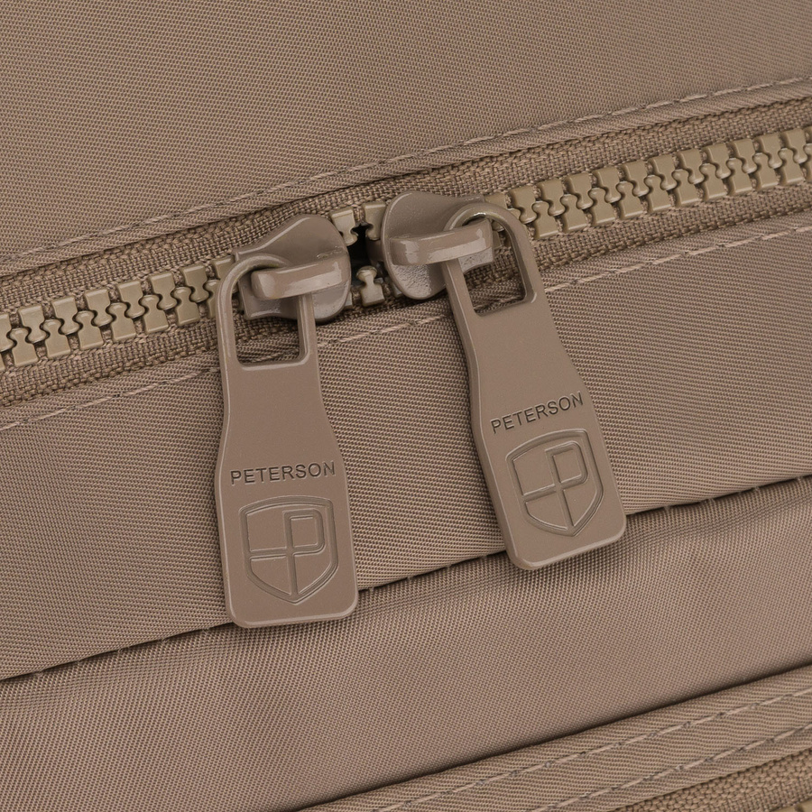 Beiger Damen-Rucksack aus Polyester, an verstellbaren Trägern hängend - Peterson – Bild 9