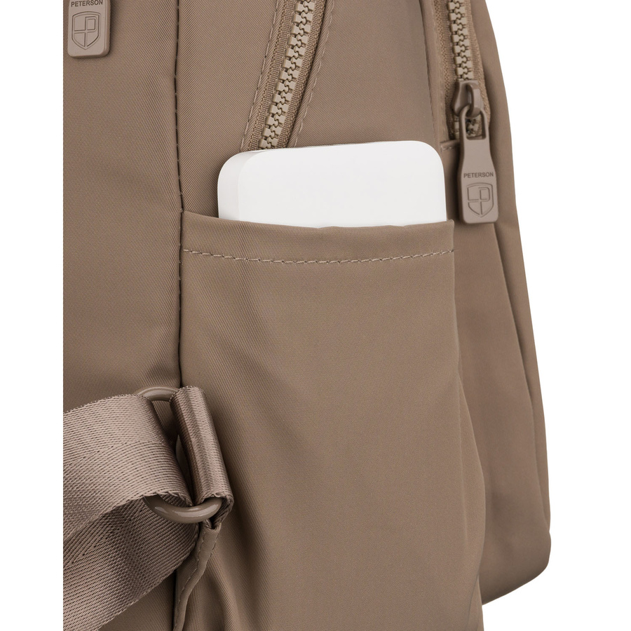 Beiger Damen-Rucksack aus Polyester, an verstellbaren Trägern hängend - Peterson – Bild 10