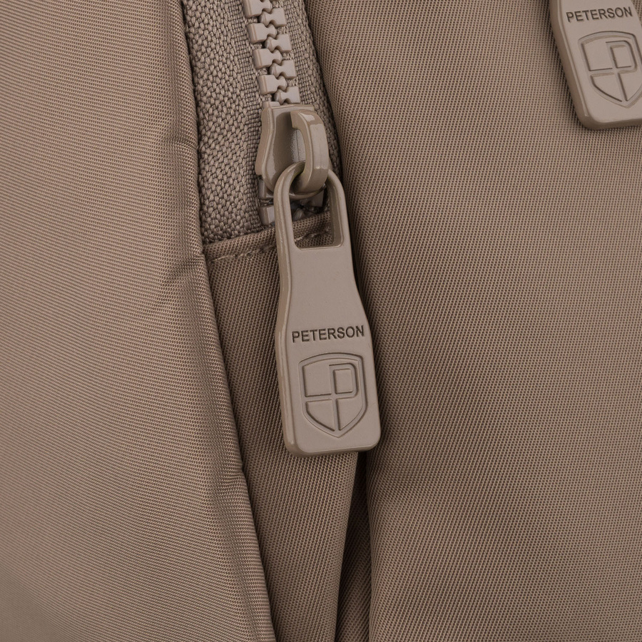 Beigefarbene Damen-Umhängetasche aus Polyester, an einem breiten Gürtel hängend, zweifächrig – Peterson – Bild 5
