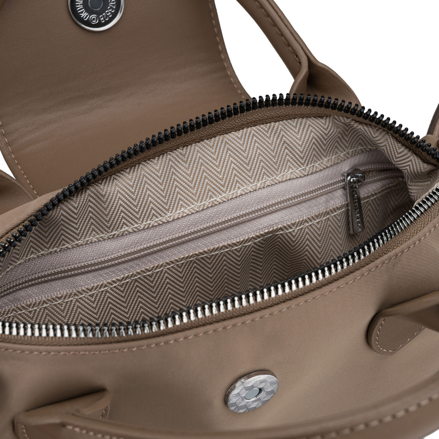 Damen-Umhängetasche aus Polyester in Beige, ein Fach und mit Magnetverschluss – Peterson – Bild 5