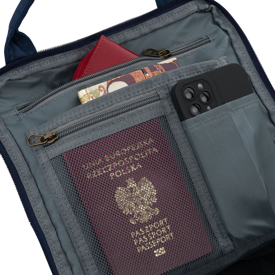 Dunkelblauer Damen-Rucksack aus Polyester und Öko-Leder, mit Reißverschluss - Peterson – Bild 14