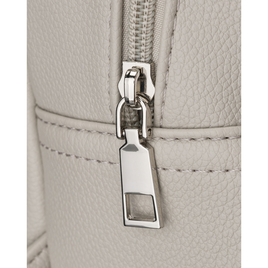 Grauer, urbaner Damen-Rucksack aus Öko-Leder – Rovicky – Bild 9