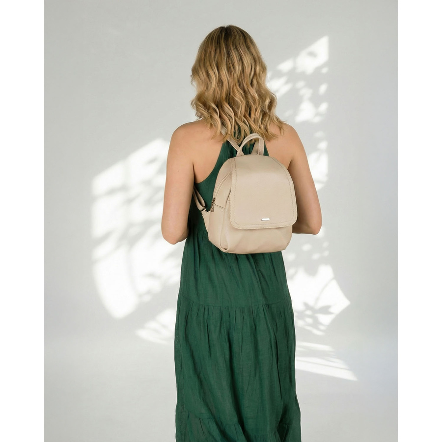 City Damen-Rucksack aus Öko-Leder in Dunkelbeige – Rovicky – Bild 2