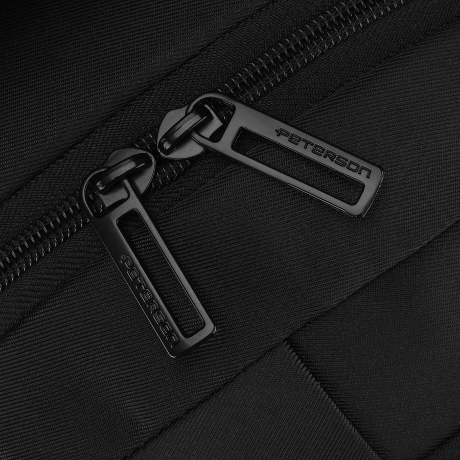 Städtischer, geräumiger Rucksack aus Polyester in schwarzer Farbe mit Laptopfach - Peterson – Bild 17