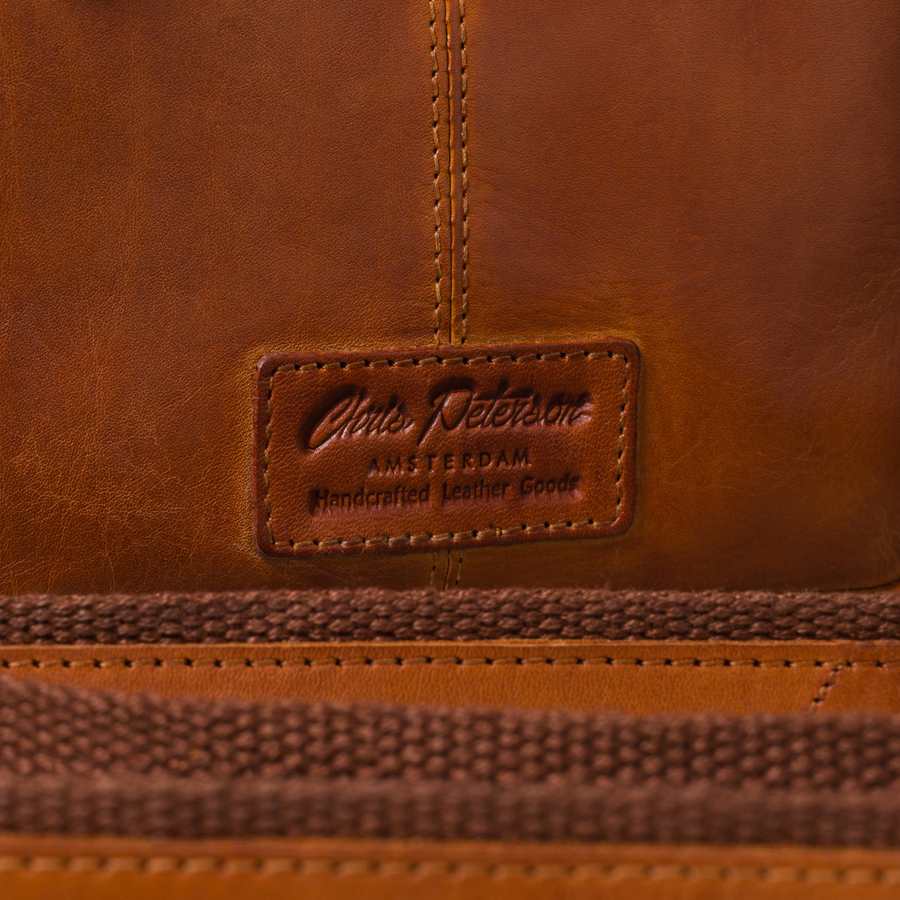 Kleine Herren-Umhängetasche aus Leder braune Schultertasche - Peterson – Bild 5