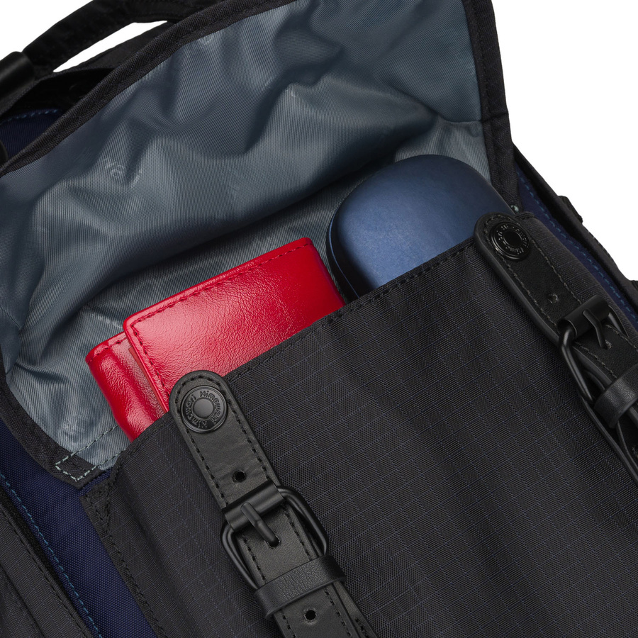 Geräumiger, schwarz-dunkelblauer, urbaner Rucksack mit Laptopfach - Himawari – Bild 31