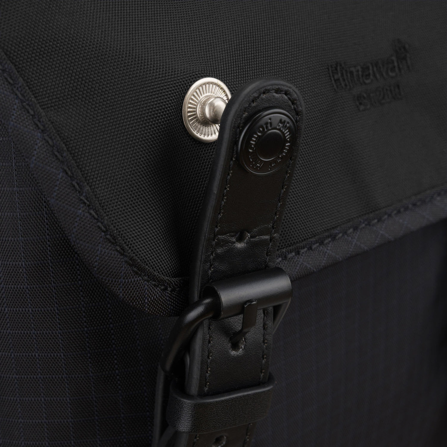 Schwarzer, praktischer Rucksack mit Laptopfach - Himawari – Bild 28