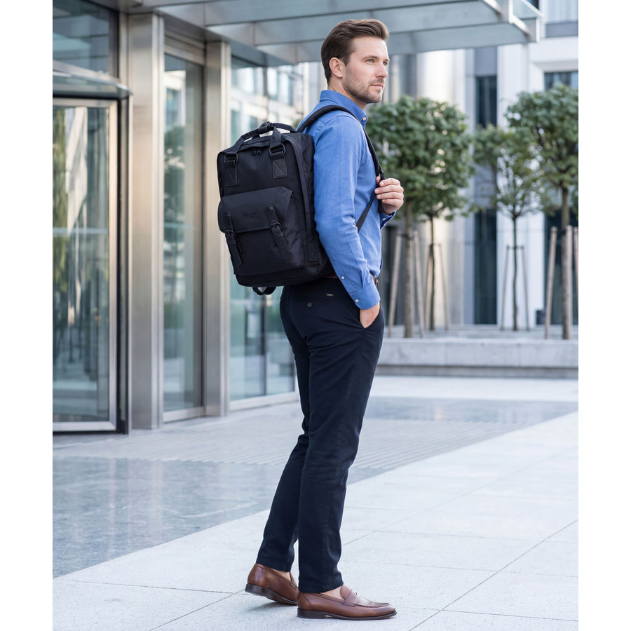 Schwarzer, praktischer Rucksack mit Laptopfach - Himawari – Bild 2