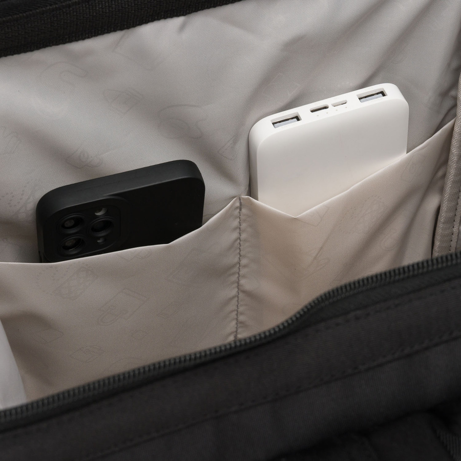 Damenrucksack mit Laptopfach, aus Polyester in Schwarz – Peterson – Bild 24