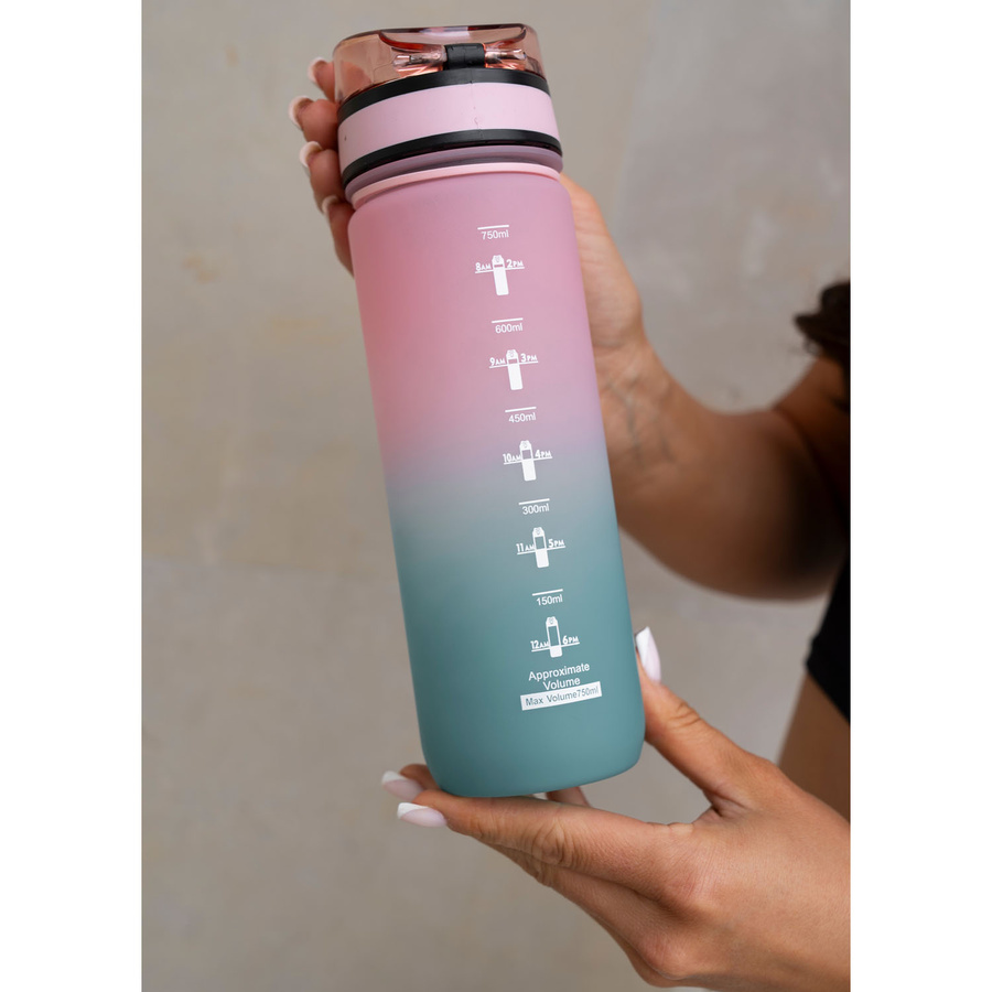 Wasserflasche in Blau-Rosa, ausgestattet mit praktischem Trageband - Peterson – Bild 19