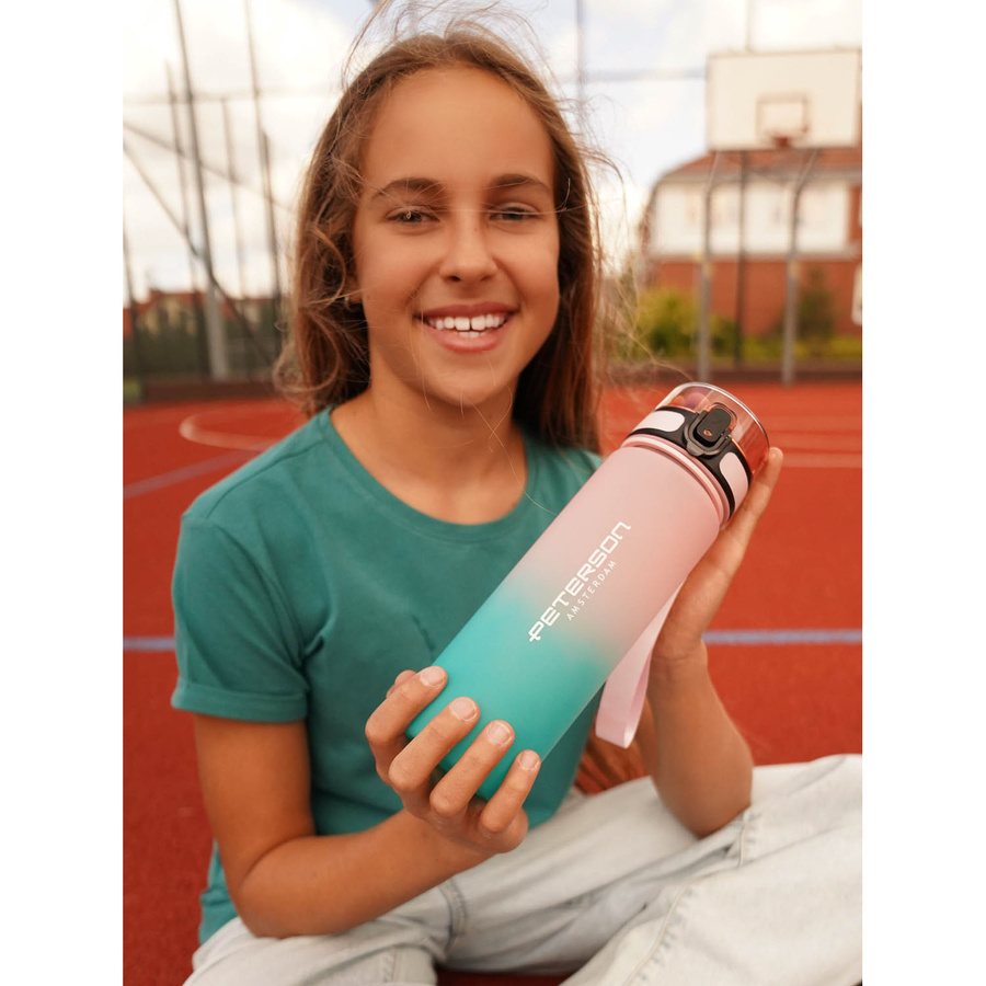 Wasserflasche in Blau-Rosa, ausgestattet mit praktischem Trageband - Peterson – Bild 20
