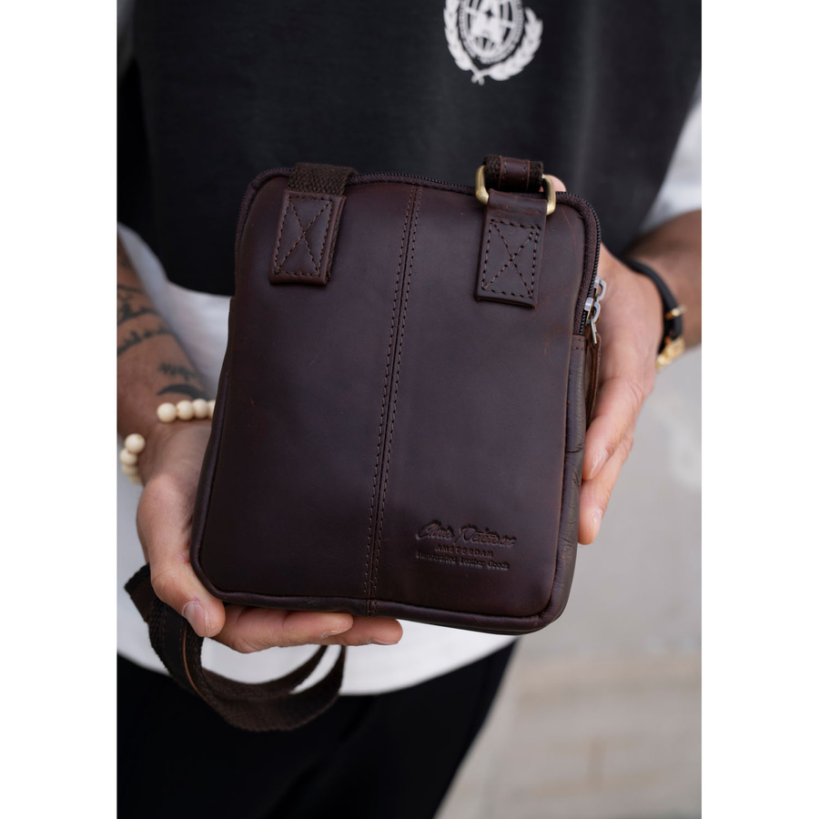 Herren-Schultertasche aus Leder in Braun mit einem Schlüsselmäppchen-Set – Peterson – Bild 13