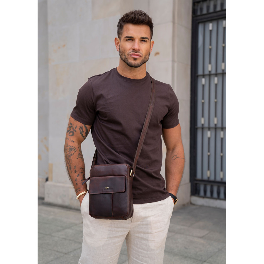 Herren-Umhängetasche aus Leder in Braun mit einer kleinen Tasche im Set – Peterson – Bild 11