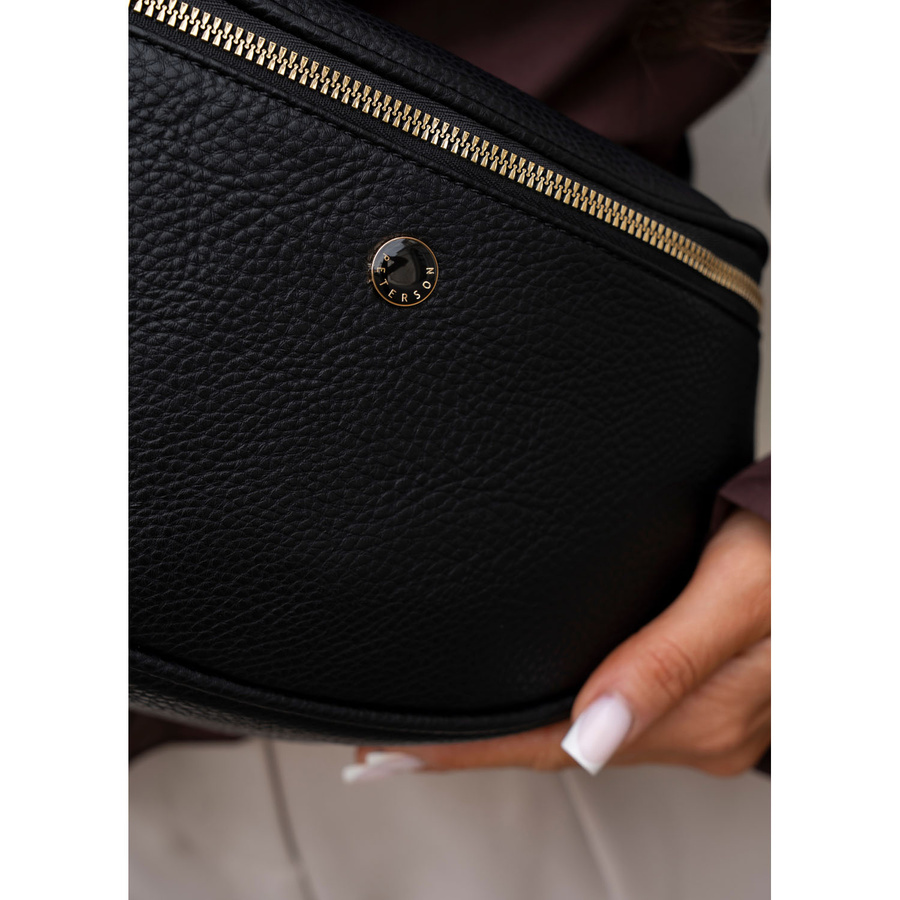 Praktische, städtische Damen-Bauchtasche aus Öko-Leder in Schwarz, einteilig - Peterson – Bild 22