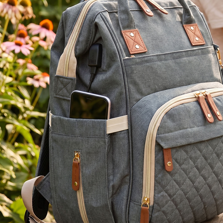 Geräumiger Rucksack für die Mutter aus Polyester in Grau, ausgestattet mit USB-Anschluss - Peterson – Bild 6