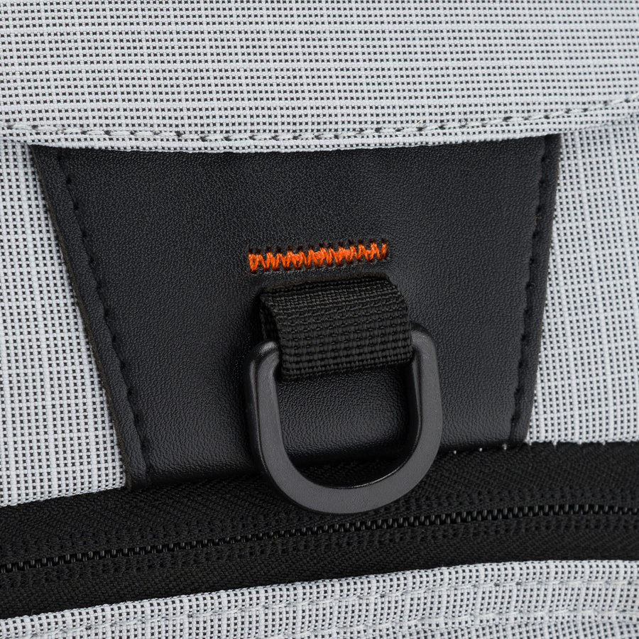 Großer, touristischer Rucksack aus Polyester in grauer Farbe, mit zwei Fächern, mit Reißverschluss verschließbar - Peterson – Bild 27