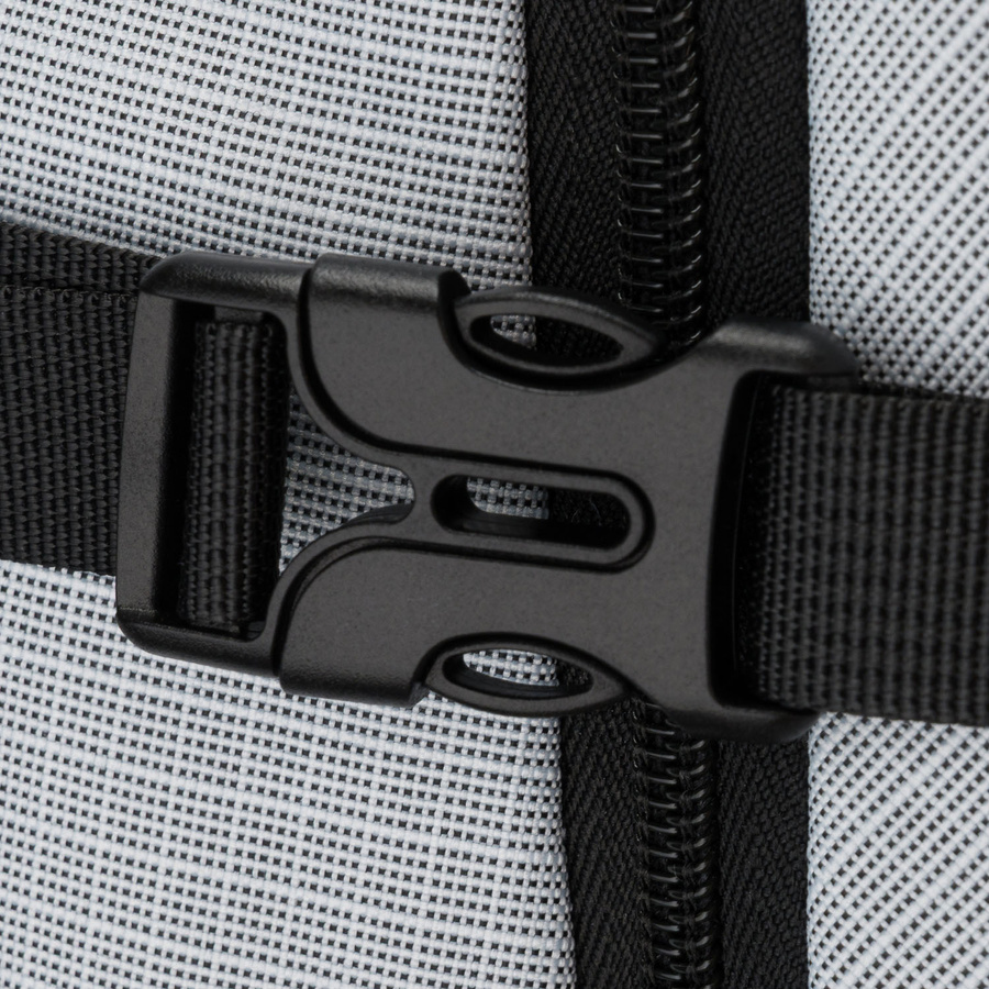 Großer, touristischer Rucksack aus Polyester in grauer Farbe, mit zwei Fächern, mit Reißverschluss verschließbar - Peterson – Bild 29