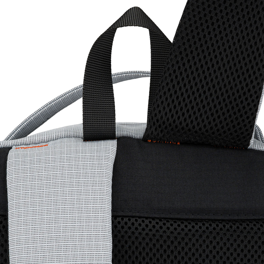 Großer, touristischer Rucksack aus Polyester in grauer Farbe, mit zwei Fächern, mit Reißverschluss verschließbar - Peterson – Bild 20