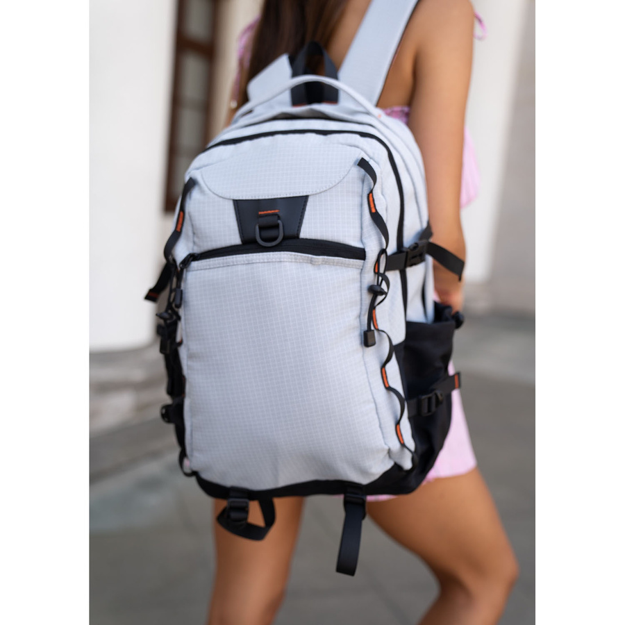 Großer, touristischer Rucksack aus Polyester in grauer Farbe, mit zwei Fächern, mit Reißverschluss verschließbar - Peterson – Bild 7