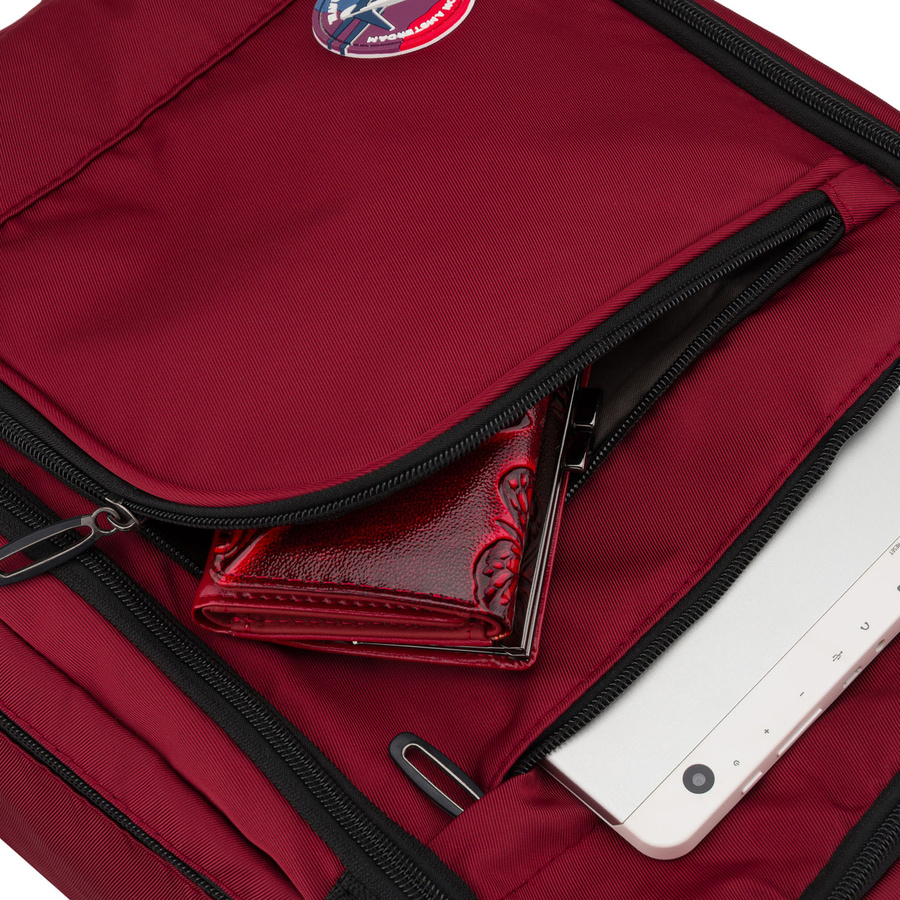 Reiserucksack aus Polyester in Bordeauxrot mit Reißverschluss - Peterson – Bild 10