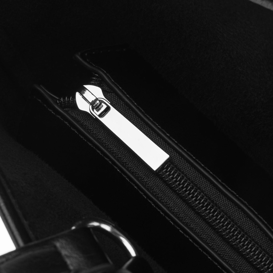 Große, schwarze Damenhandtasche aus Kunstleder mit bequemen Tragegriffen und abnehmbarem Etui im Set - Rovicky – Bild 6