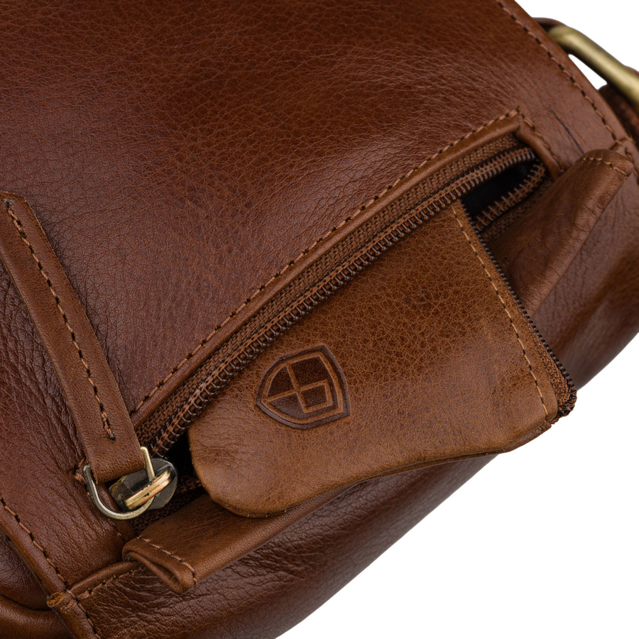 Einfaches Herrentasche aus Leder in Braun mit Schlüsseletui im Set - Peterson – Bild 10