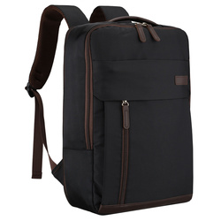 Reiserucksack aus Polyester in Schwarz, ausgestattet mit einem Laptopfach – Peterson