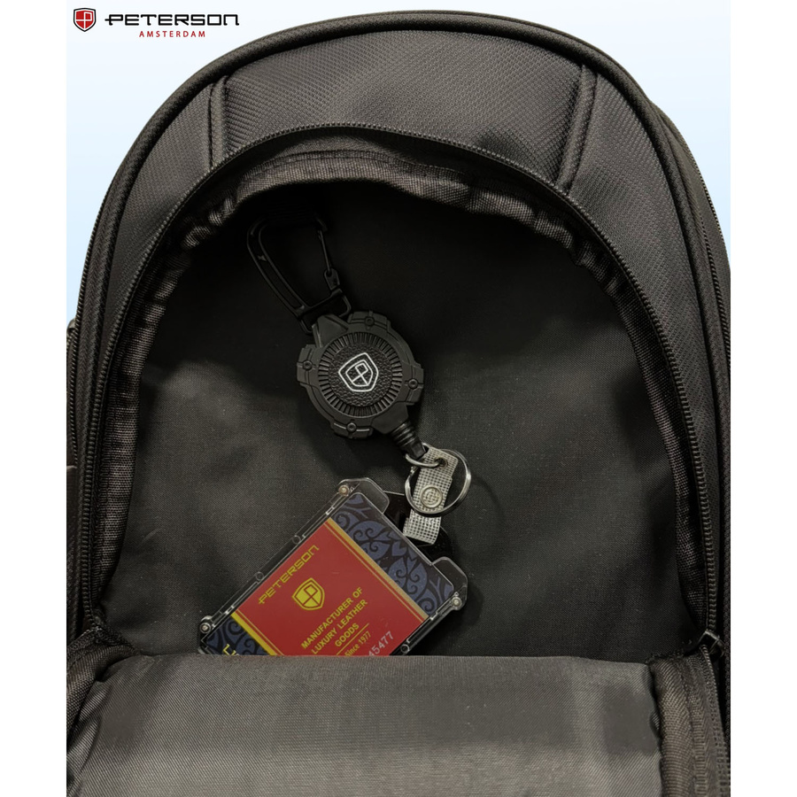 Geräumiger schwarzer Rucksack aus Polyester mit Reißverschluss und Schlüssel-Retraktor im Set – Peterson – Bild 9