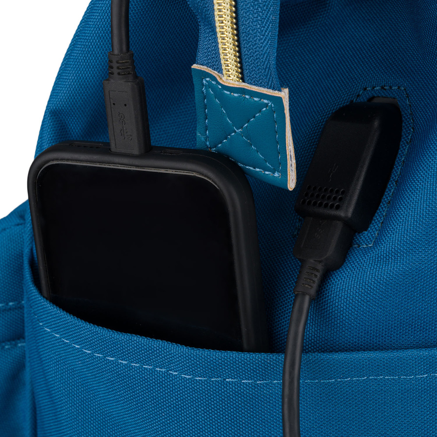 Einfaches, blaues Damen-Rucksack aus Polyester mit USB-Anschluss - Peterson – Bild 18