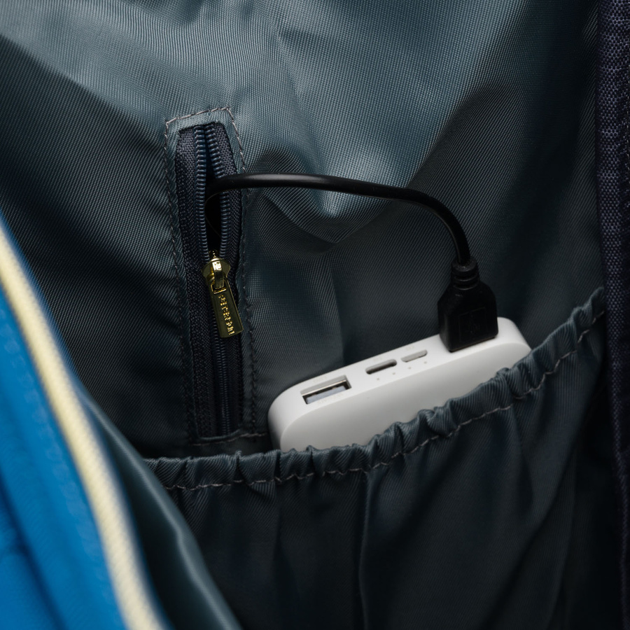 Einfaches, blaues Damen-Rucksack aus Polyester mit USB-Anschluss - Peterson – Bild 14