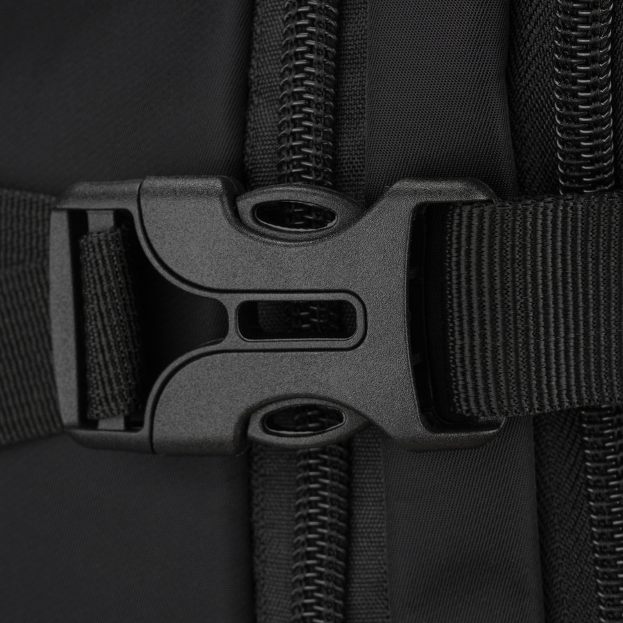 Reisetauglicher, praktischer Rucksack aus Polyester in Schwarz mit Reißverschluss - Peterson – Bild 13